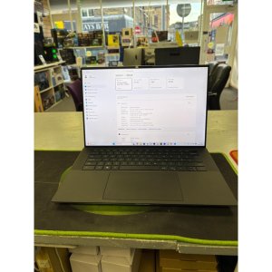 Dell XPS 15 9530 Intel Core i7 13700H 16GB Memory 1TB NVMe Gen 4 8gb RTX 4070 15.6In FHD+ Screen