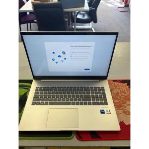 HP Envy i7 CW0 Core i7 13700H 16gb Memory 512gb SSD 17.3IIn FHD Touchscreen