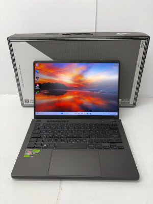Asus ROG ZEPHYRUS GA402N Ryzen 7 7735HS 32gb 500gb SSD 8gb RTX 4060 14.4In QHD+ CIYL-5992