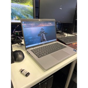 Dell Latitude 5440 Core i5 1350P 16gb Memory 512gb SSD 14.2In FHD Screen