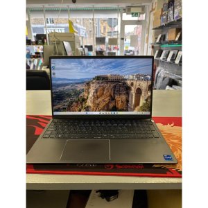 Dell Vostro 15 5510 Core i7 11th 11390H 16gb memory 500gb SSD 15.6In FHD Screen