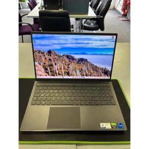 Dell Inspiron 7510 Core i7 11th 11800H 16gb memory 512gb SSD 15.4In FHD Screen