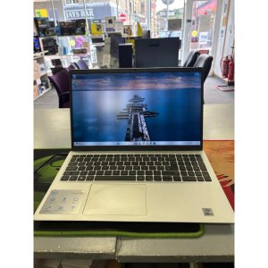 Dell Inspiron 3511 Core i5 1035G1 8gb Memory 256gb SSD 15.6In FHD Screen