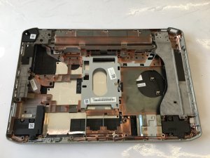 DELL LATITUDE E5430 BOTTOM BASE CHASSIS with COVER Y84J9 0Y84J9 (010)
